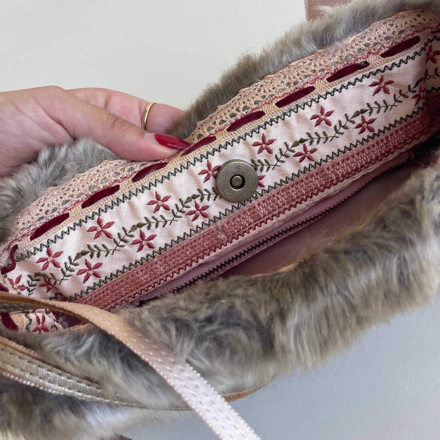 anna sui fur bag