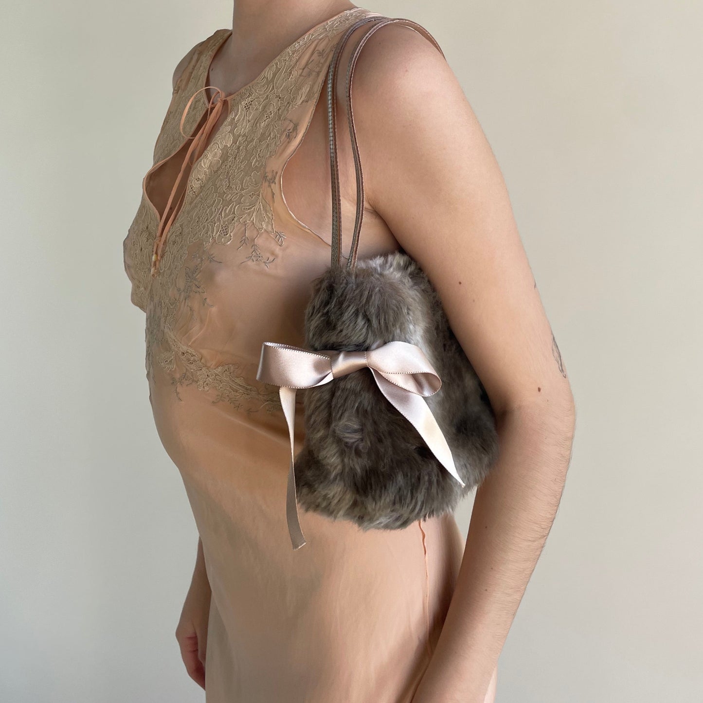 anna sui fur bag