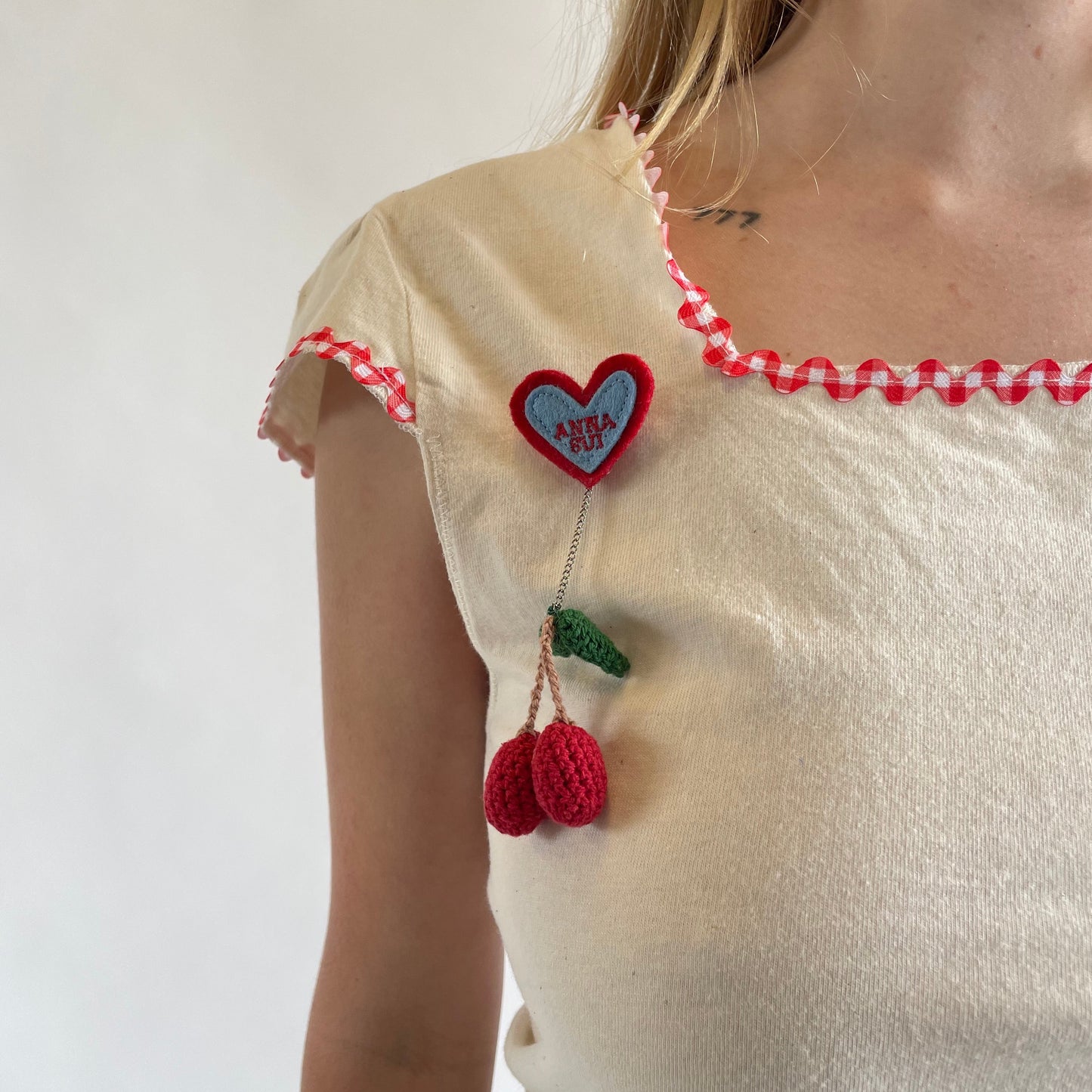 anna sui cherries tee