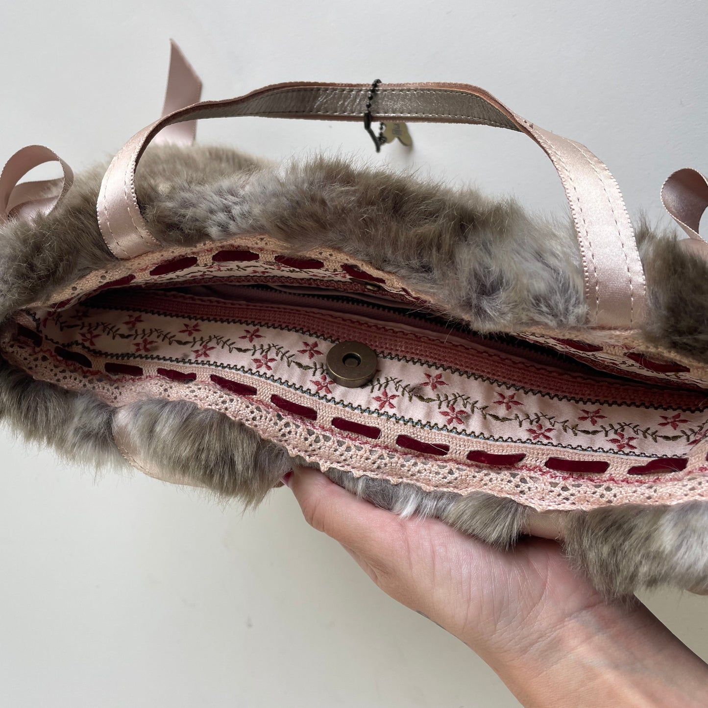 anna sui fur bag