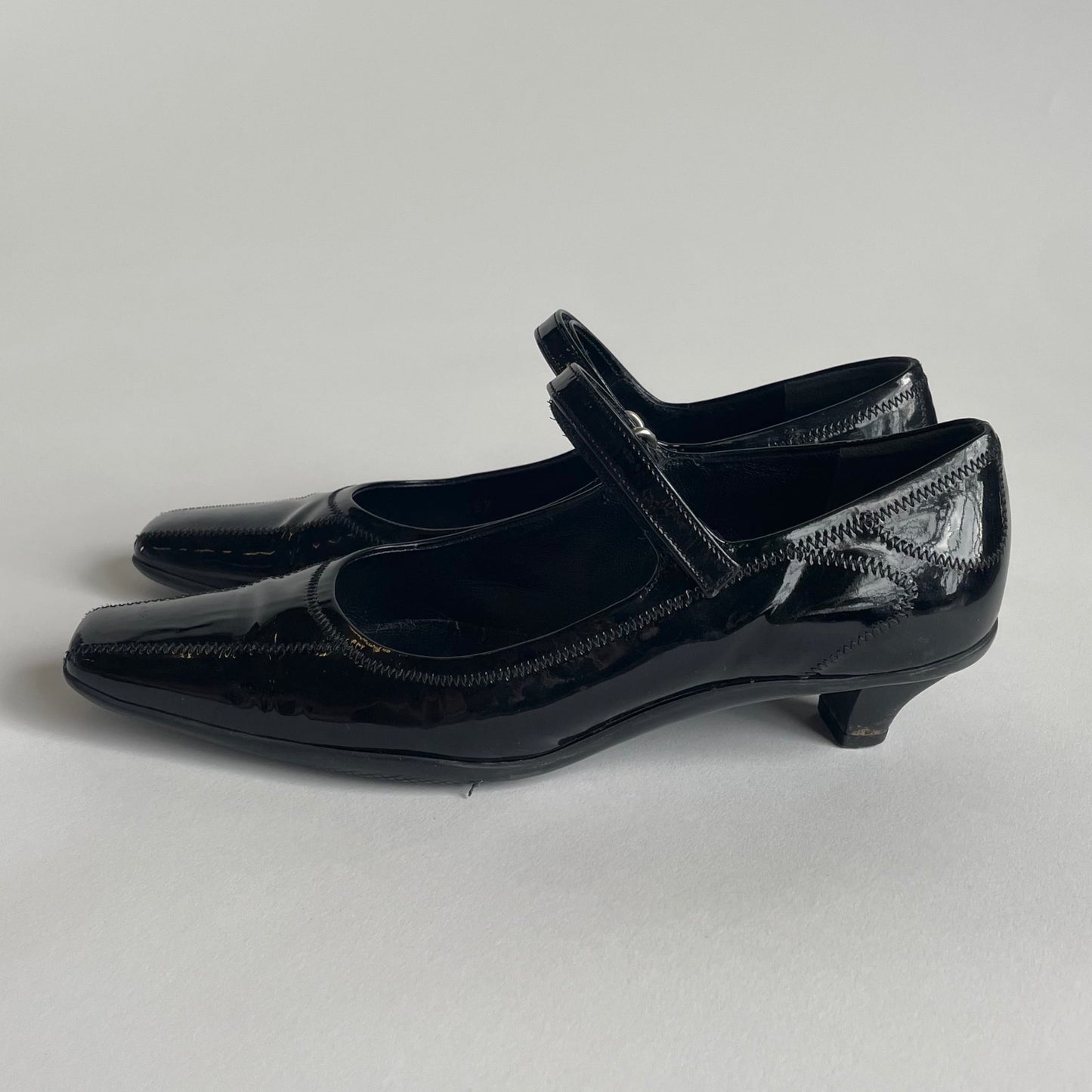 prada patent leather kitten heels