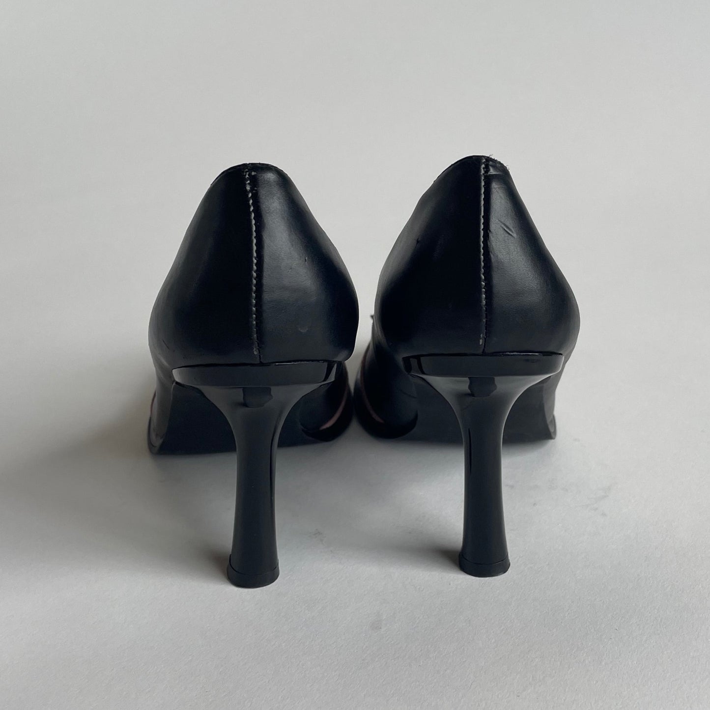 bow heels