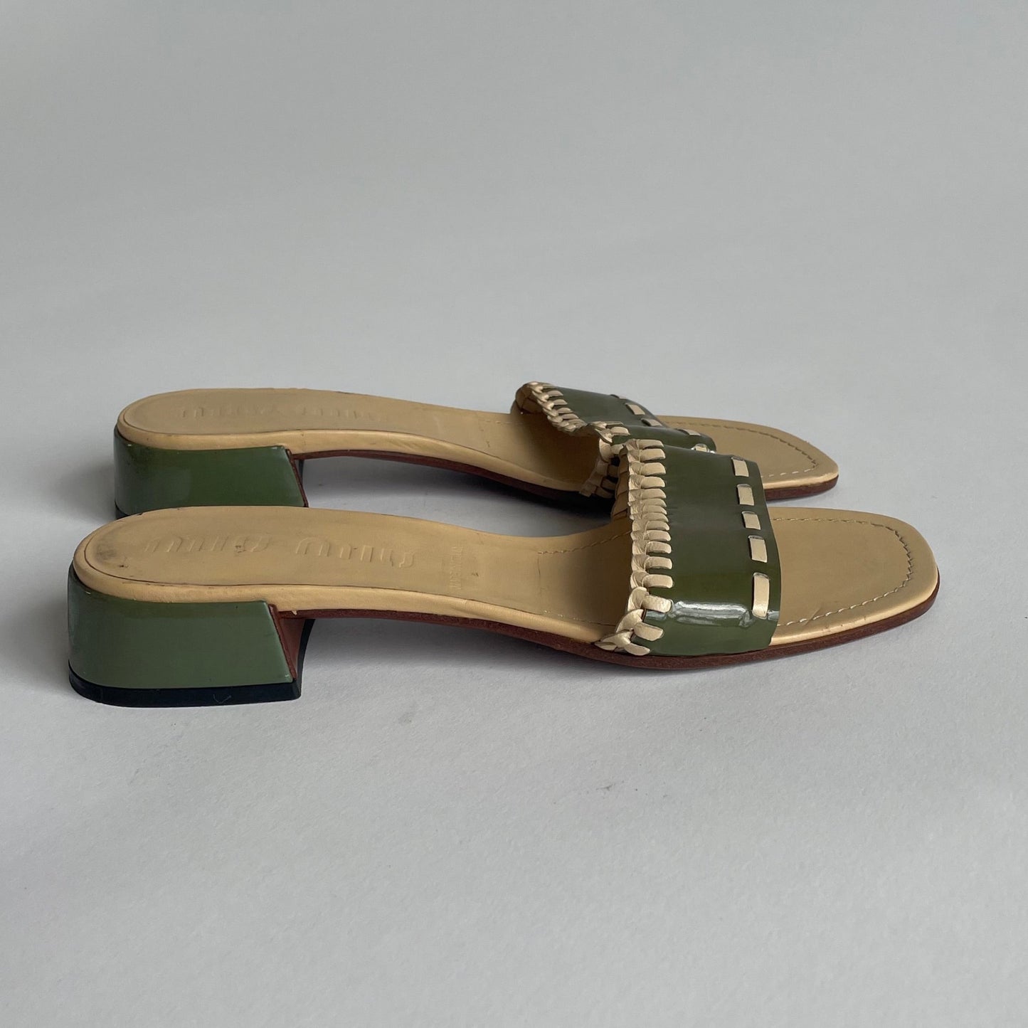 miu miu patent leather slides