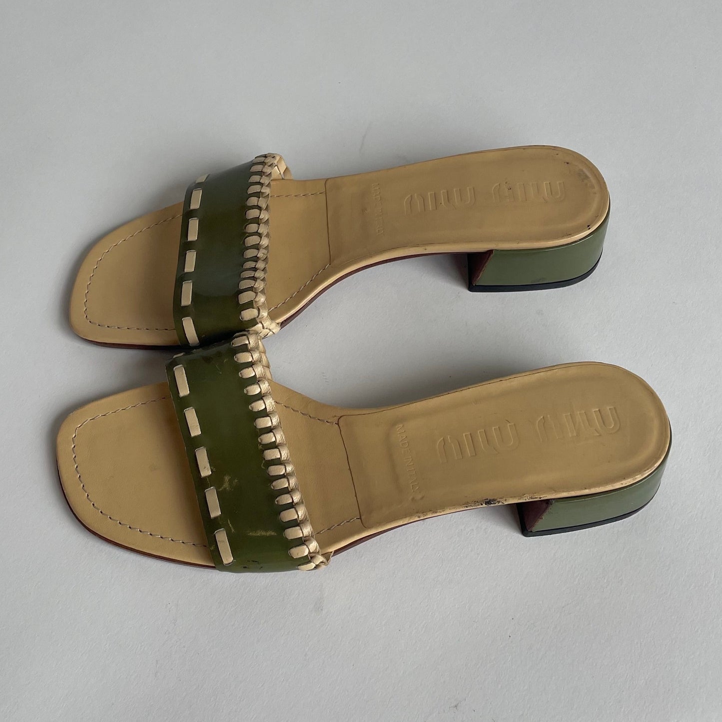 miu miu patent leather slides