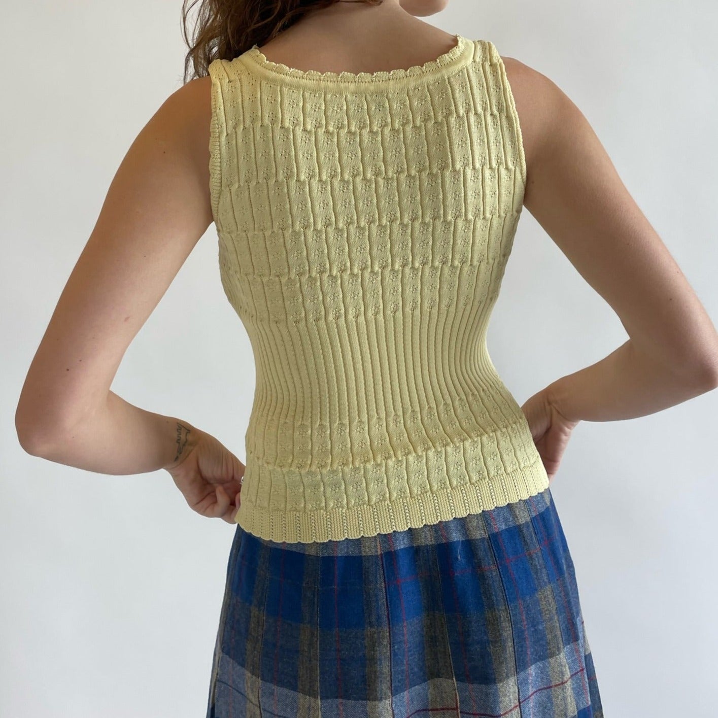 yellow bow tank