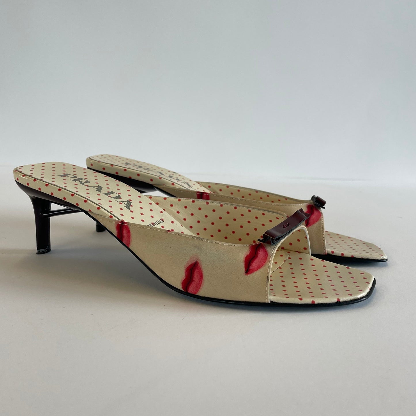 prada ss 2000 lip heels