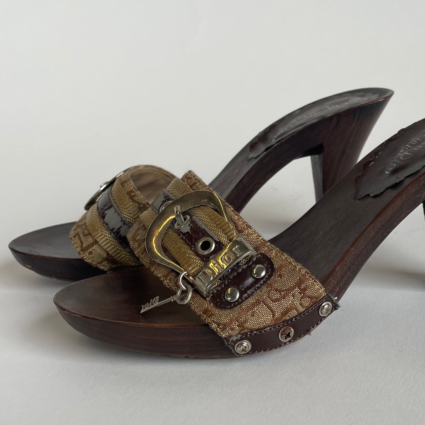 dior wooden buckle heels