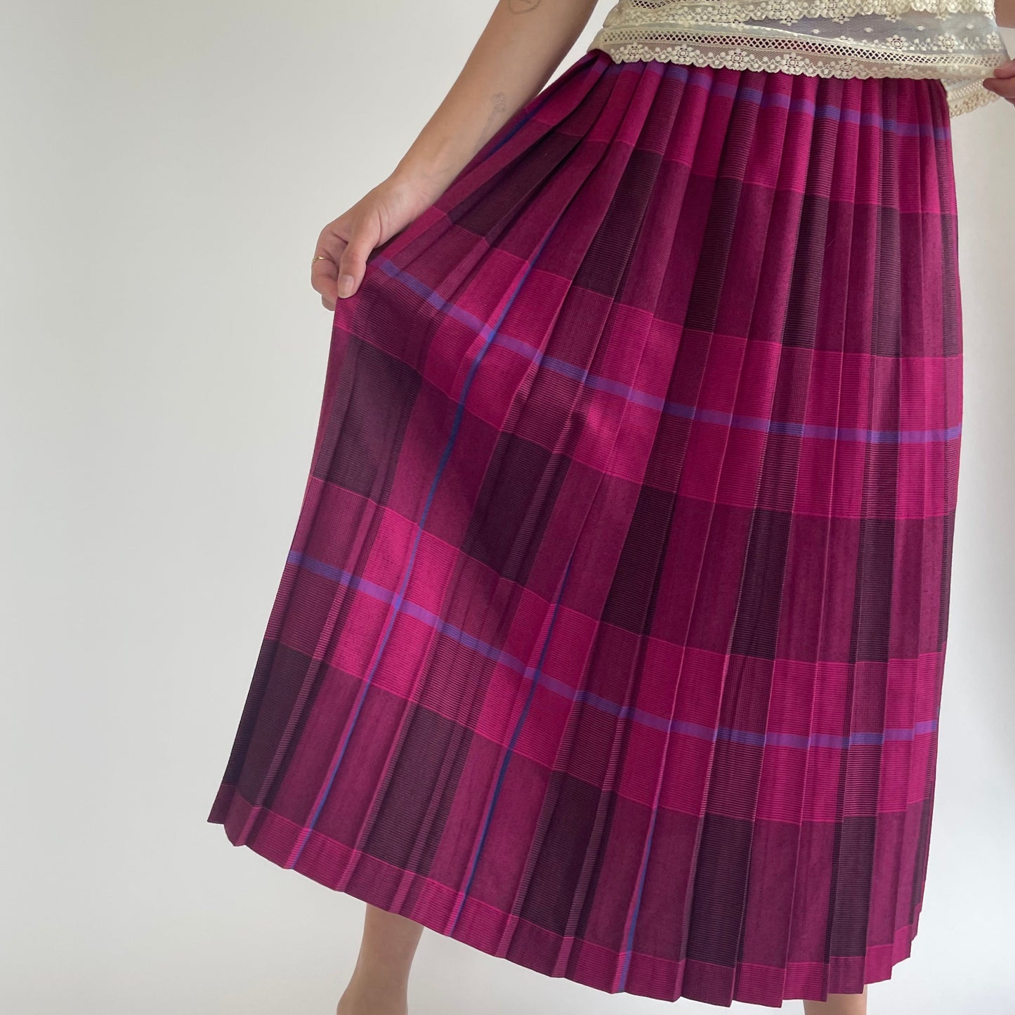 pleated plaid skirt