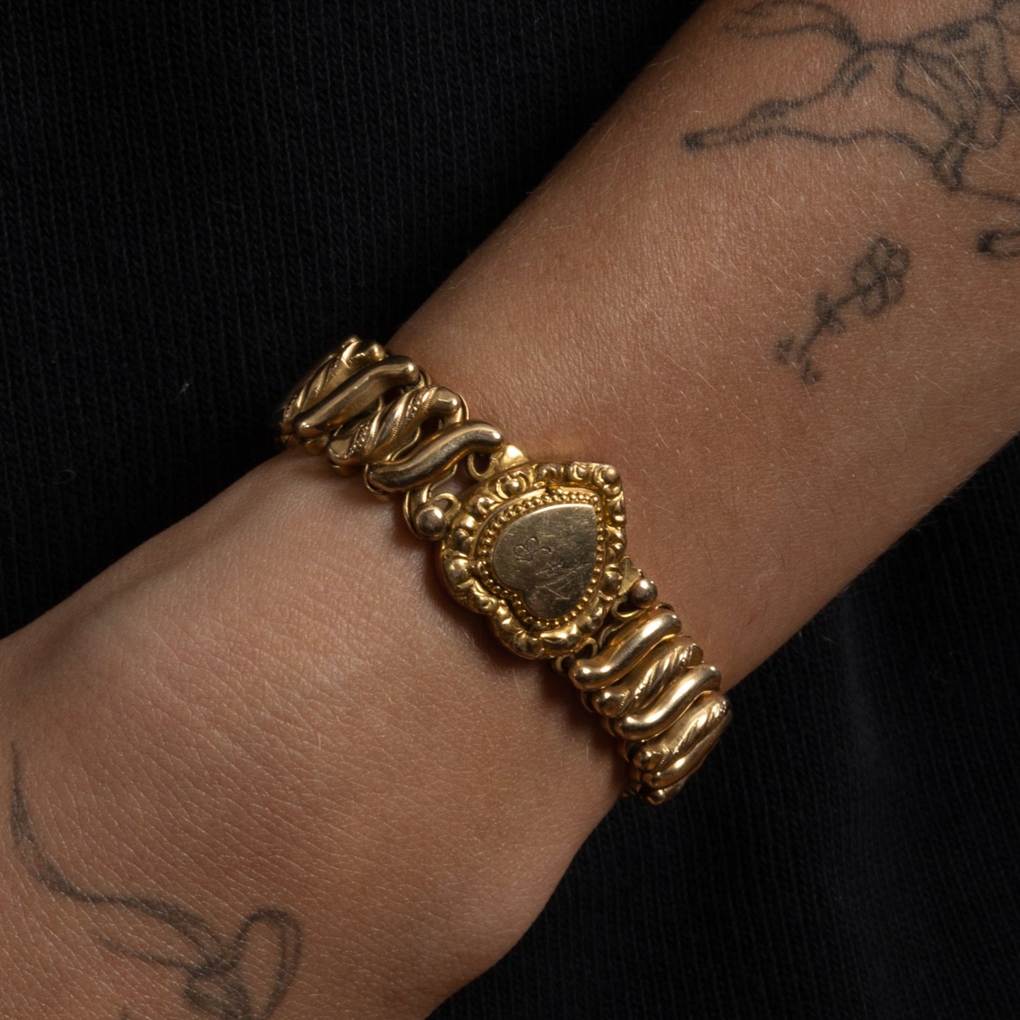 gold stretch heart bracelet
