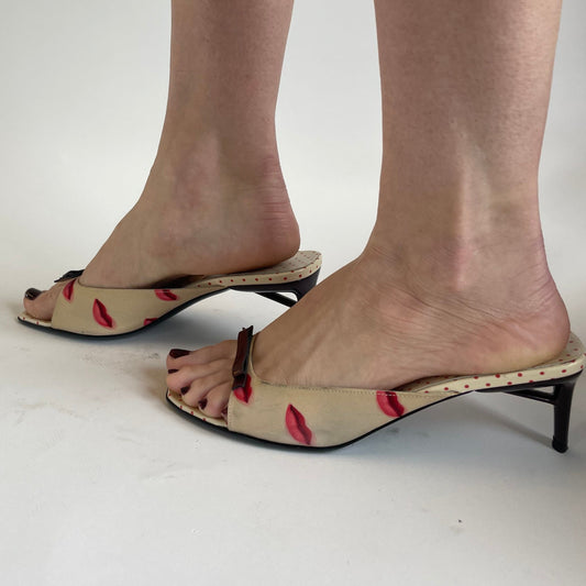 prada ss 2000 lip heels